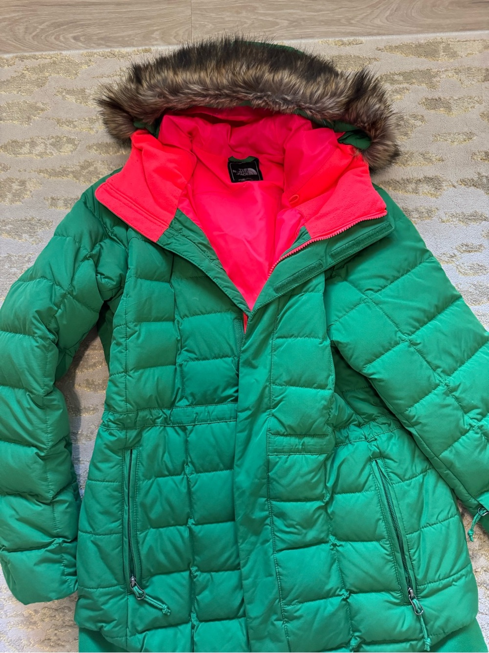 The North Face Green Puffer Coat with Pink Lining and Faux-Fur Trim